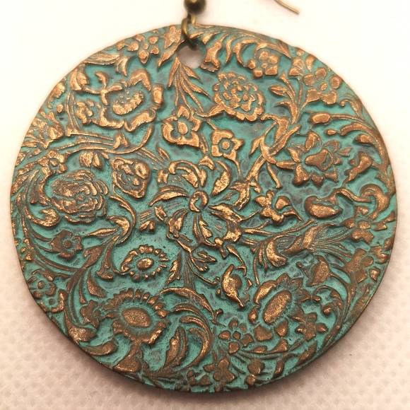 Handmade carved copper earrings - Picture 4 of 4